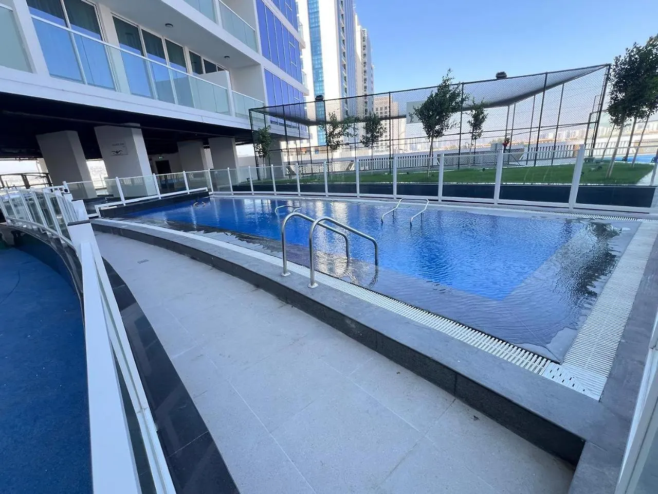 Apartment A Sophisticated 2Br Stay W Study In Gemz-9 Dubai