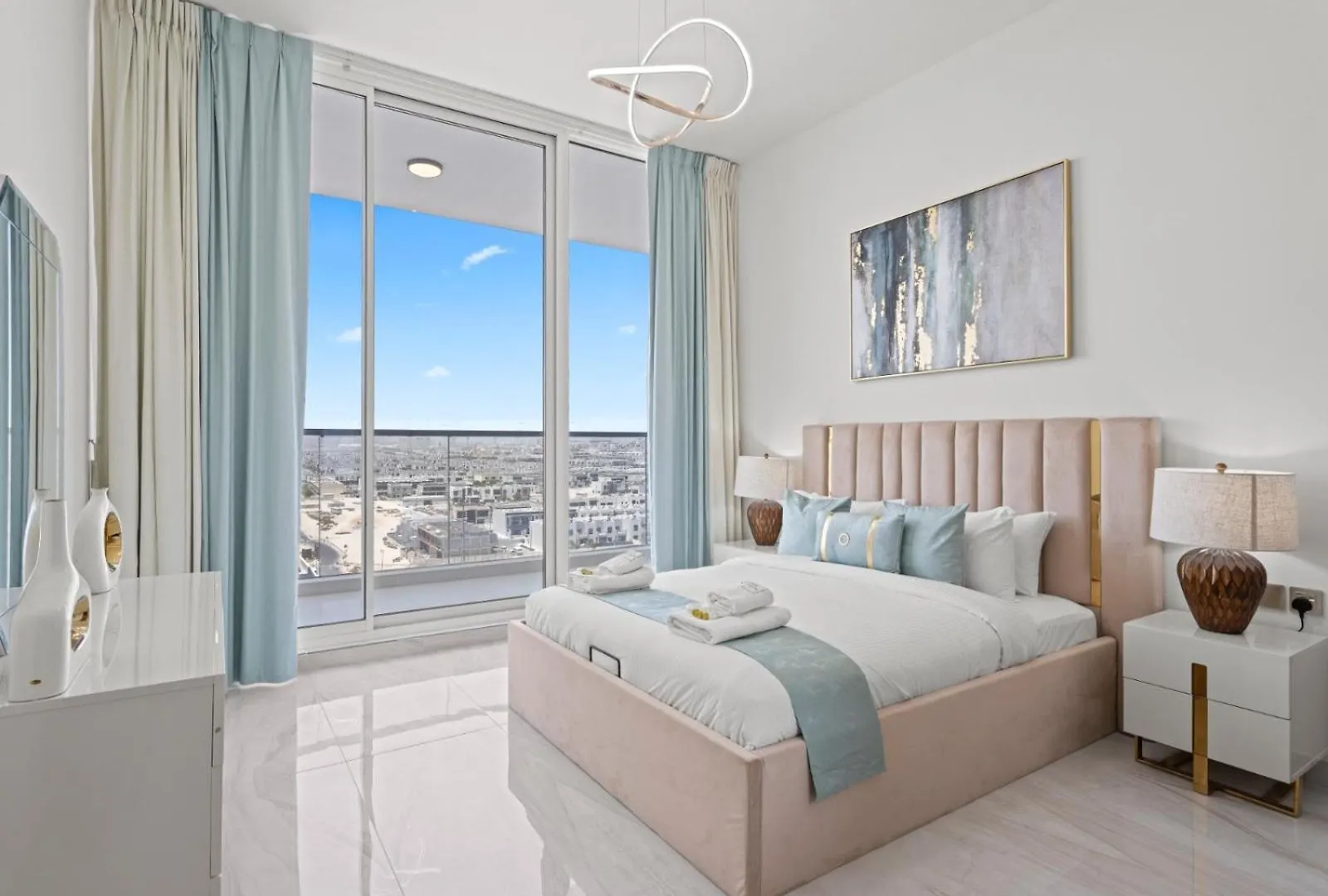 A Sophisticated 2Br Stay W Study In Gemz-9 Dubai