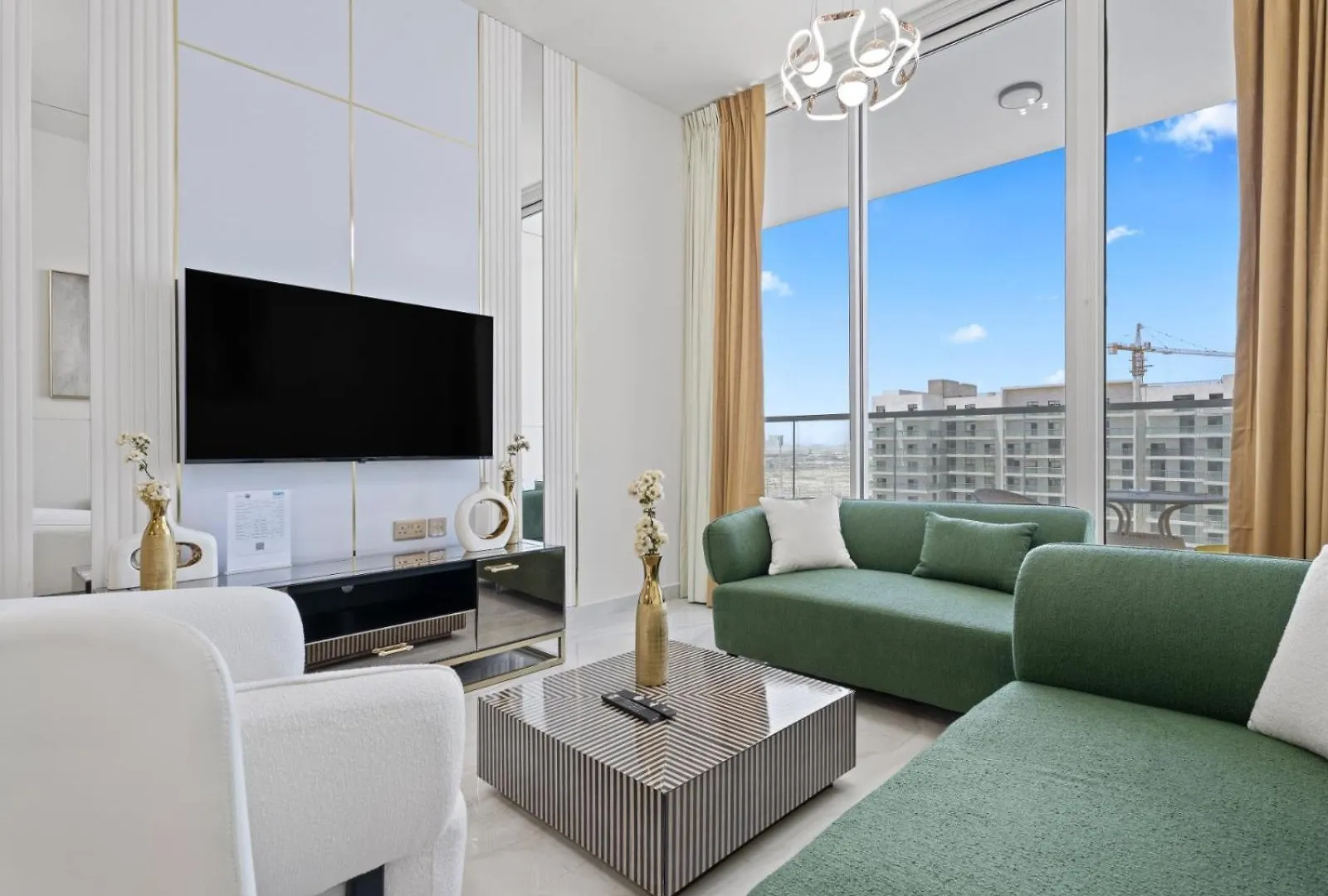 Apartment A Sophisticated 2Br Stay W Study In Gemz-9 Dubai